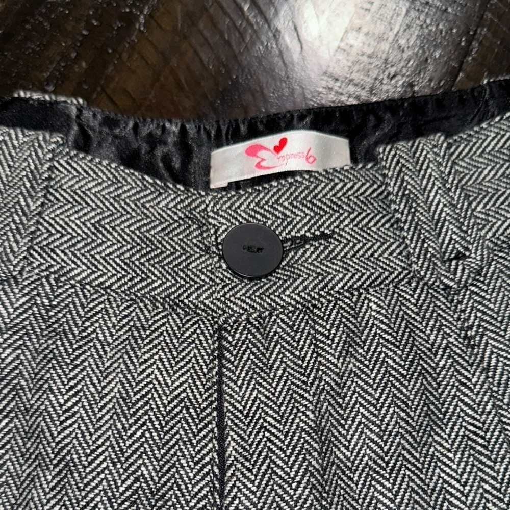 Women's Herringbone Gray Shorts - Picture 6 of 6